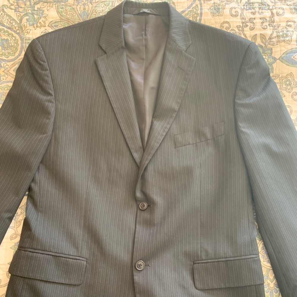 Haggar Two Piece Suit- Size 42 Mens